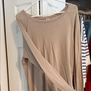 Old Navy Women's Beige Crew Neck Sweater